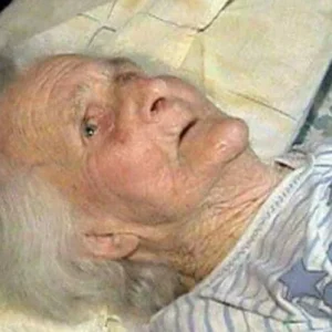 The incredible story of a son who took his sick mother to a nursing home