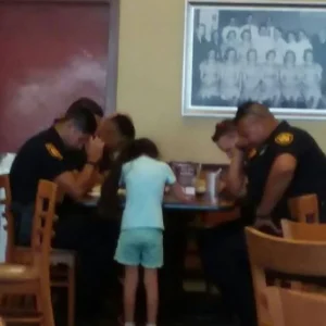 A LITTLE GIRL PRAYED FOR THEM AT DINNER—HOURS LATER, HER WORDS HAUNTED THEM