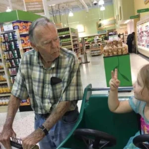 MY DAUGHTER CALLED A STRANGER “OLD” IN LINE—AND HIS REACTION LEFT ME SPEECHLESS