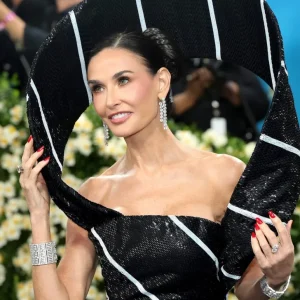 Demi Moore Shocks in Nothing but a “Necktie” at the 2025 Met Gala—and Everyone’s Focusing on One Thing