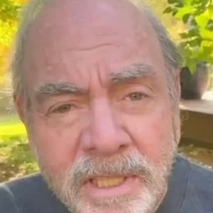 Latest Neil Diamond Has Finally Accepted His Parkinson’s Disease Diagnosis