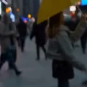 High School Sweethearts Planned to Meet in Times Square 10 Years Later Instead a 10-Year Old Girl Approached Him There