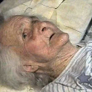 A son took his mother to a old age home, where he visited her from time to time.