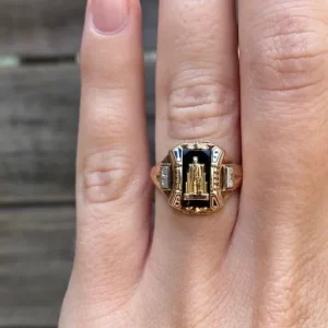 MY FIANCÉ PROPOSED WITH THIS RING—AND I HAVE NO IDEA WHAT TO THINK