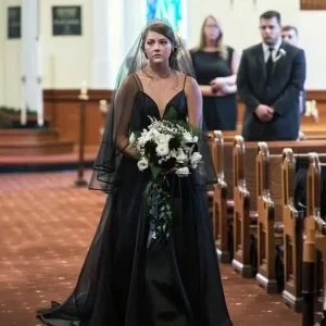 My Daughter’s Wedding Dress Arrived Completely Black — but That Wasn’t the Real D.i.sa.s.ter
