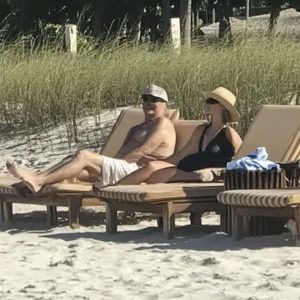 I Caught My Dad with a Young Lady on the Beach While He Was ‘On a Business Trip’