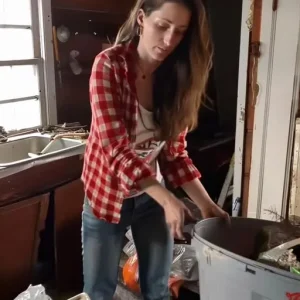 They Laughed at My Worthless Inheritance, Then a Black SUV Pulled Up with an Offer That Shut Everyone Up