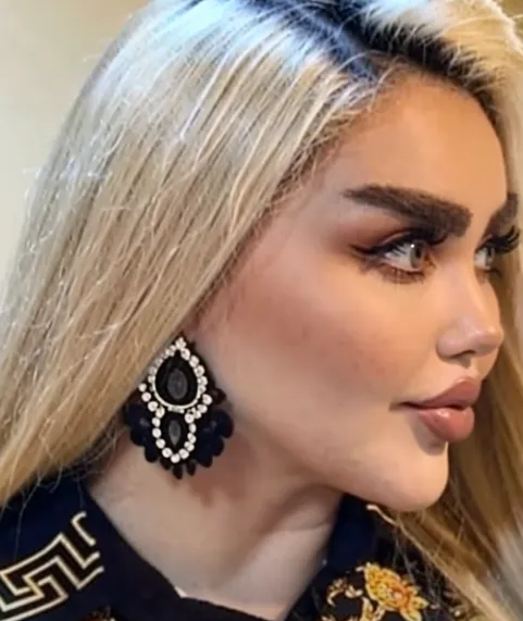 Jessica Alves — A Journey Toward Authenticity and Self-Love