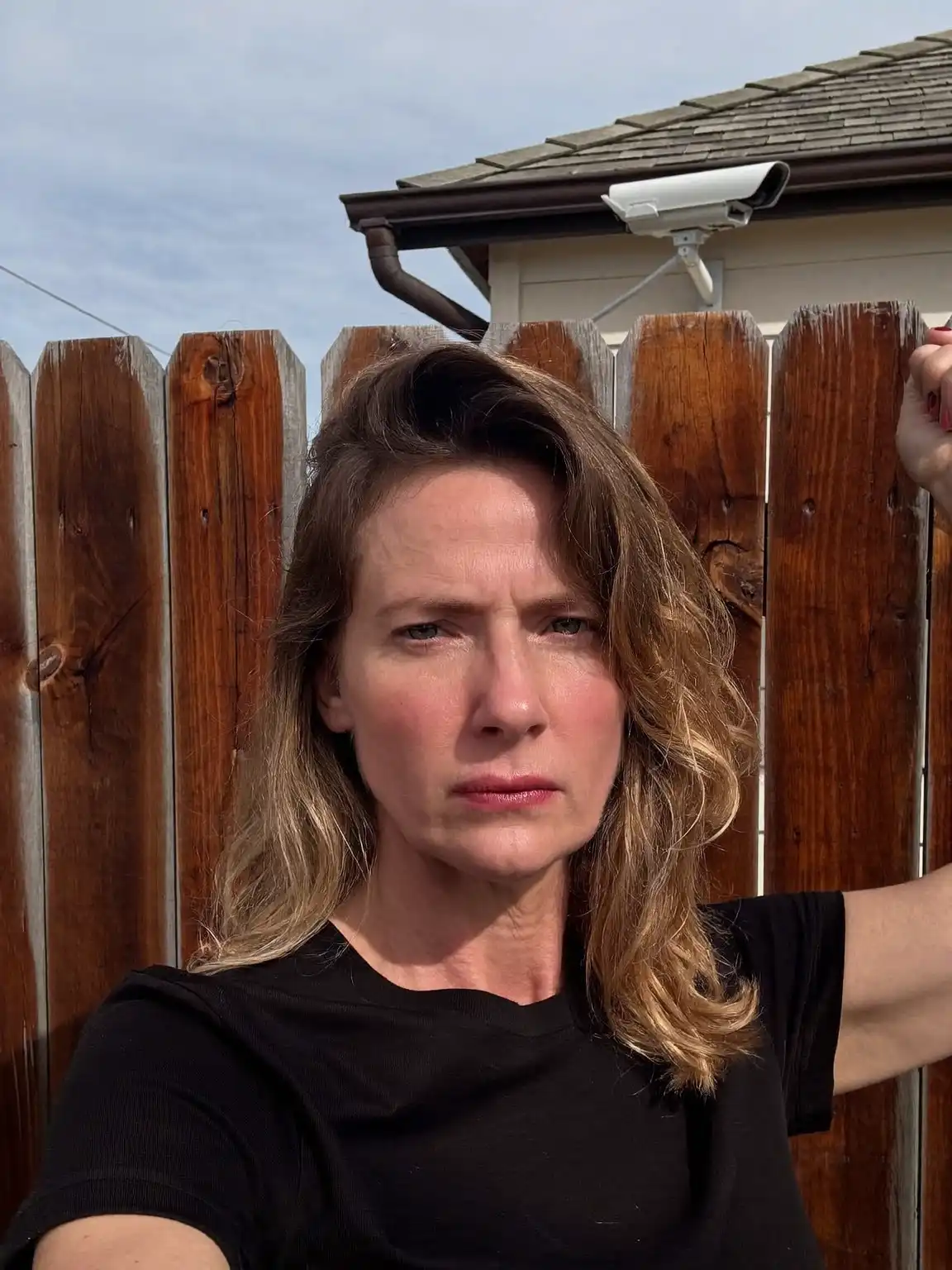 Brilliant Backyard Acting Performance Forces Intrusive Neighbors To Move Away Permanently