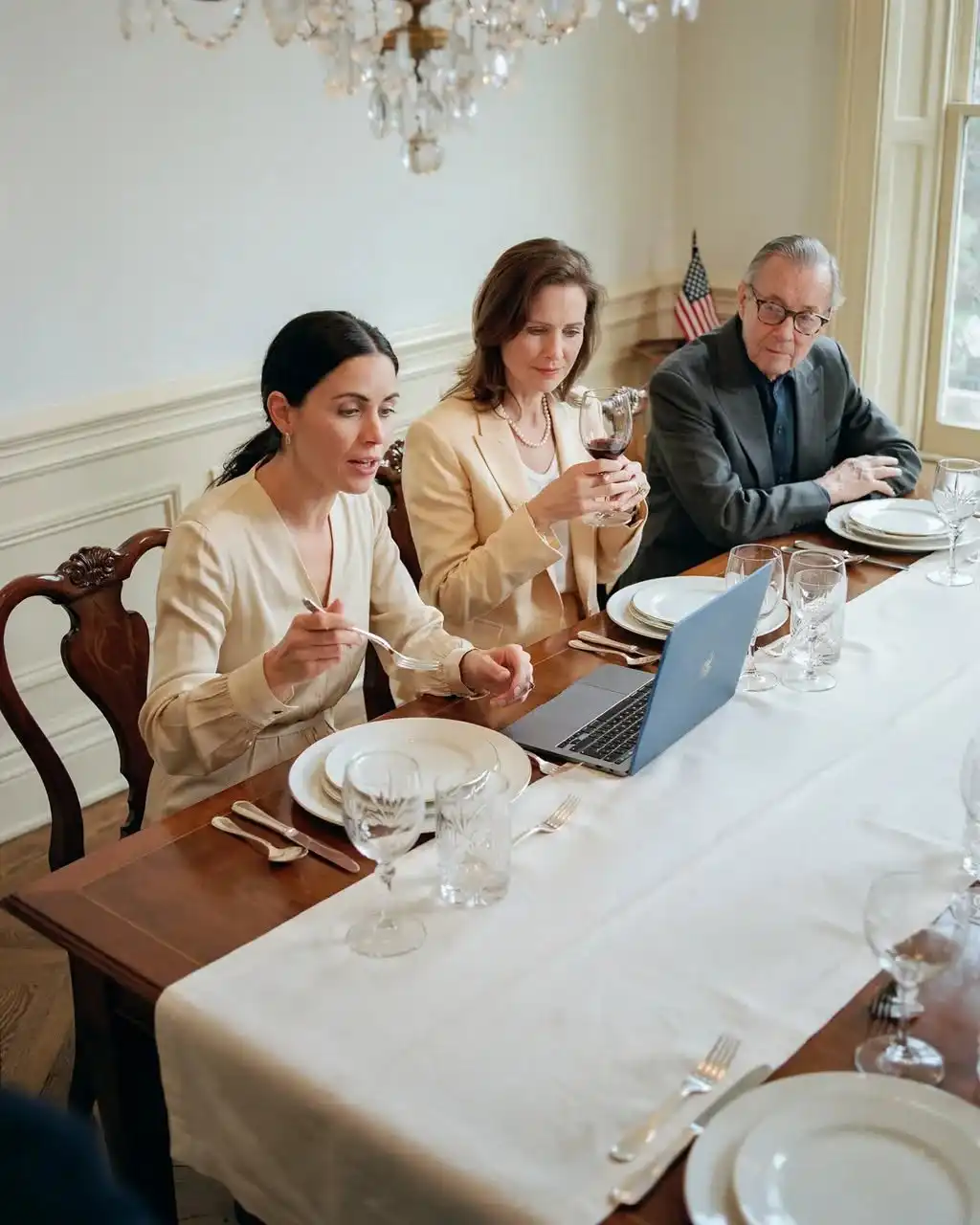 Family Dinner Exposes Mother Who Secretly Drained Millions From Her Daughter